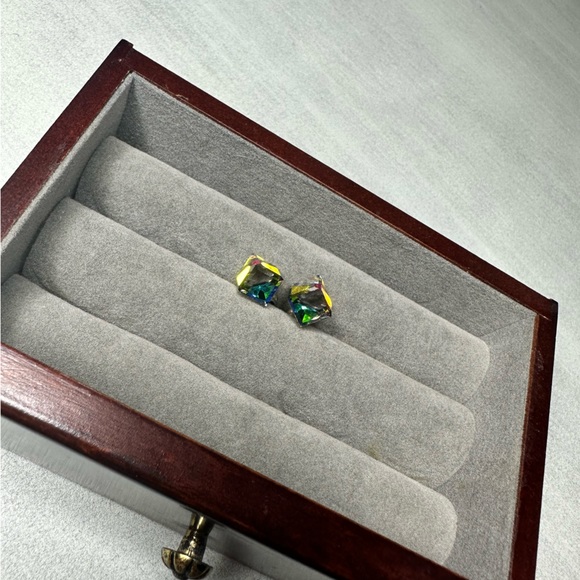 Translucent square earrings - Picture 3 of 4